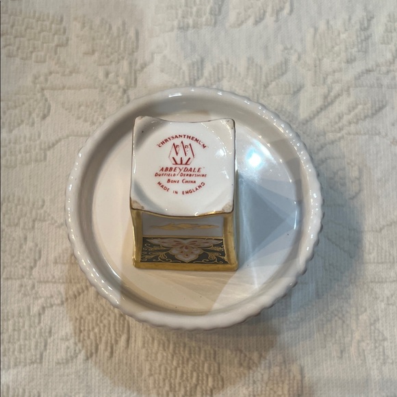 1961-74 Chrysanthemum Abbeydale Duffield Derbyshire Bone China Mini Vase England - Picture 8 of 16